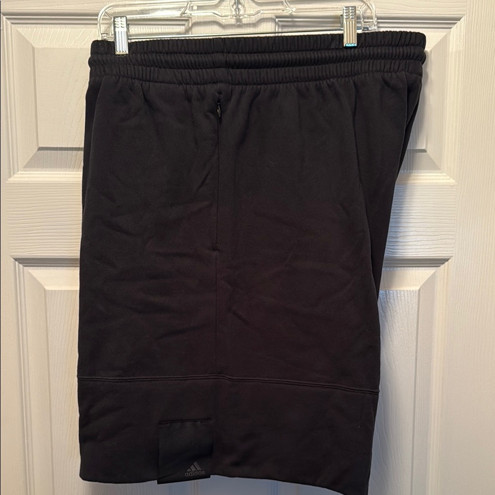 Adidas Men’s Black Fleece Shorts (2XL) - Gently Worn/Smoke & Per Free